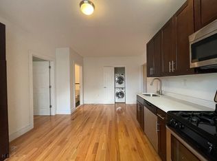 2181 38th St APT 3, Long Island City, NY 11105