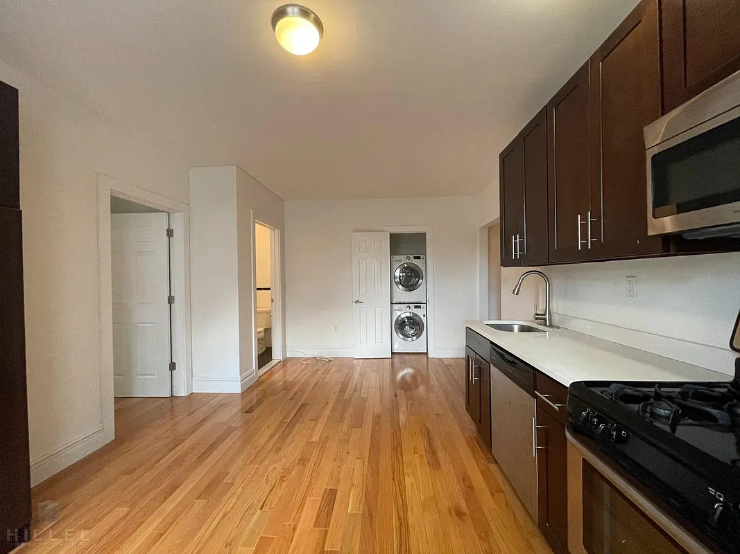 21-81 38th Street 3