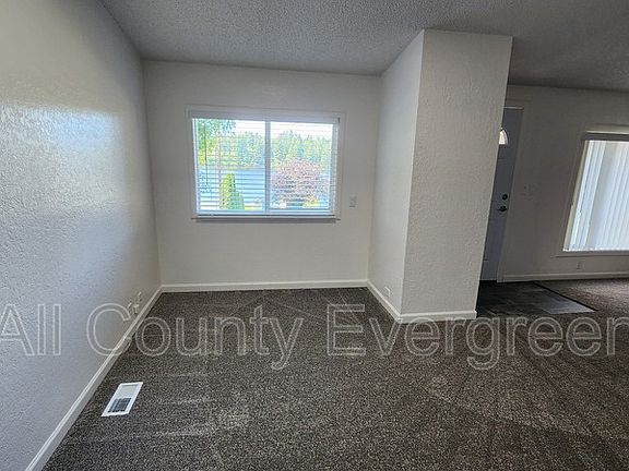 4th image of 33425 Benbow Dr E