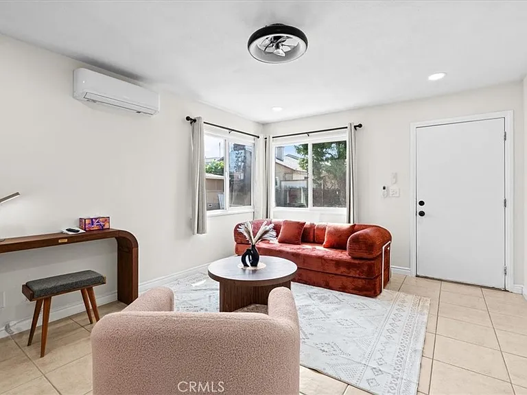 1097 Bonita St — Photo 2