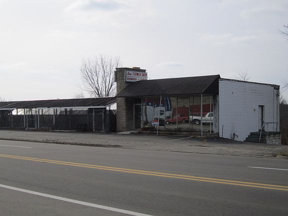 3rd image of 799 Michigan Ave W