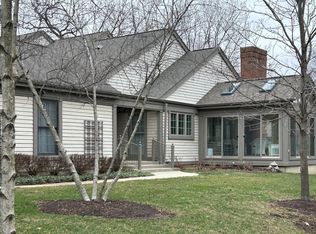 12 Warrington Dr, Lake Bluff, IL