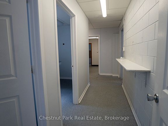 4th image of 571 Muskoka Rd N