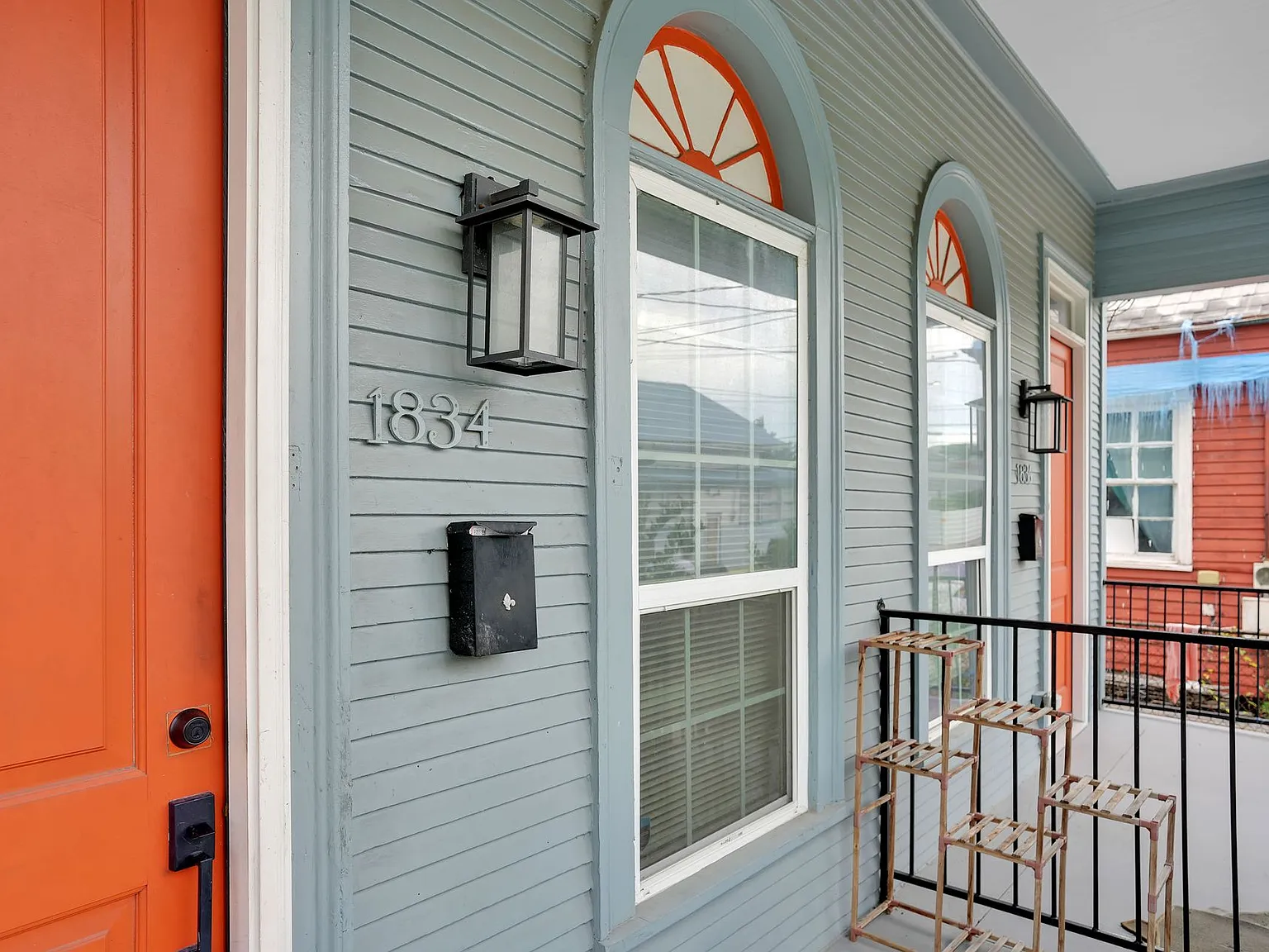 Newly renovated incredible 2 bedroom — Photo 3