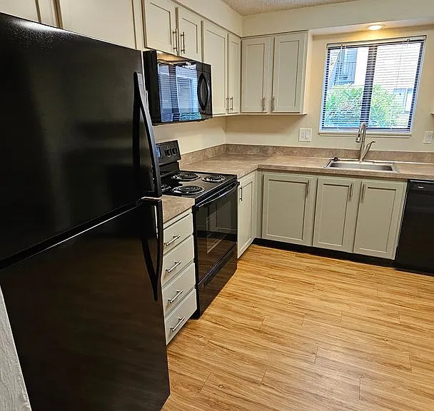 Kentfield Townhomes I & II — Photo 7