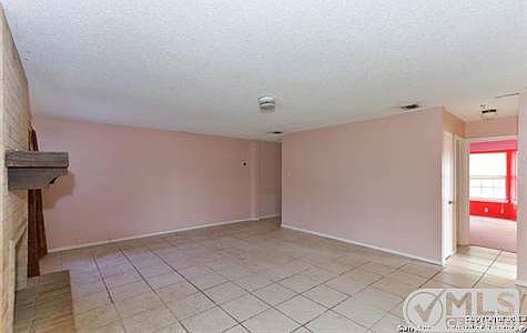 5th image of 779 Sawtooth Dr