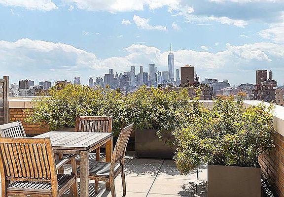 5th image of 161 W 16th St APT 14H