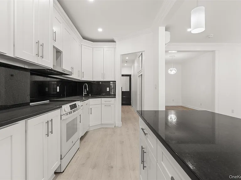 6133 Palmetto St — Photo 3