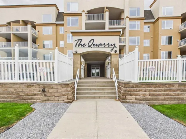 5590 W 45th St #105, Red Deer, AB T4N 7C4