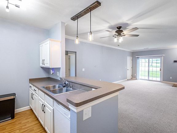 3rd image of 2704 Northview ROAD #148
