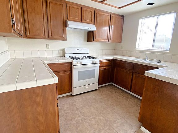 5th image of 146 Loma Vista St APT 5