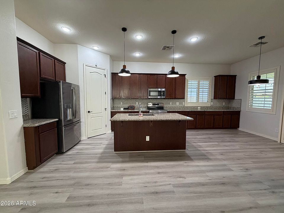 1st image of 2912 E EBONY Drive