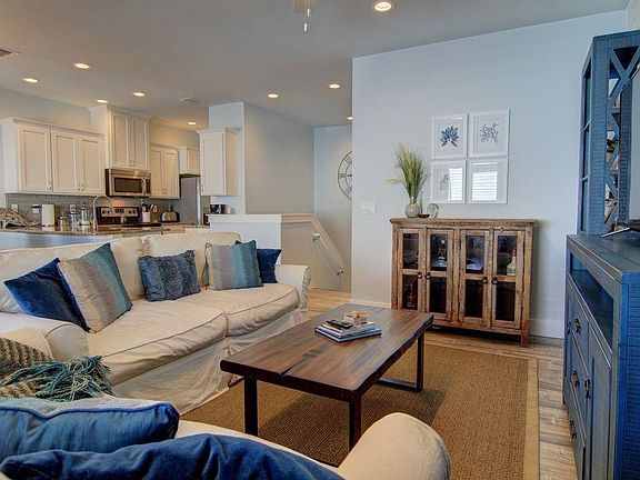 2nd image of 247 Roberts Ave #11