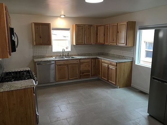 2nd image of 841 E Abriendo Ave