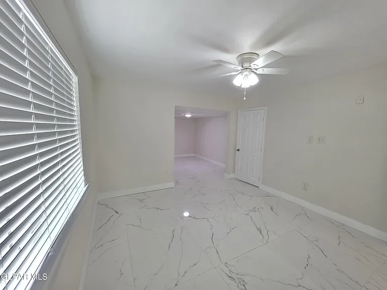 302 Quincy Ave — Photo 26