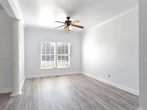 5th image of 1100 Blairfield Dr