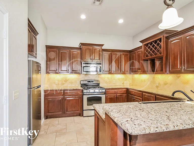 17205 Serrano Dr — Photo 5