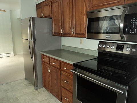 5th image of 1010 Highland Ct