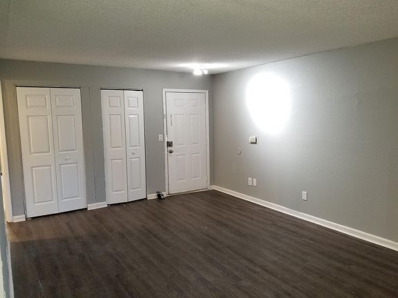 2nd image of 243 Seasons Pkwy #1