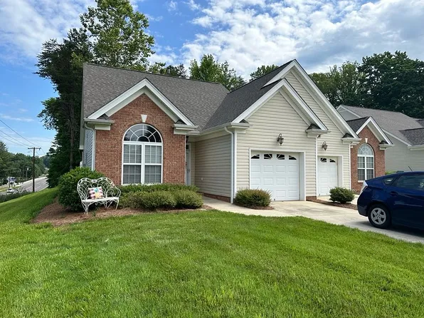 6632 Clemmons Ct, Clemmons, NC 27012