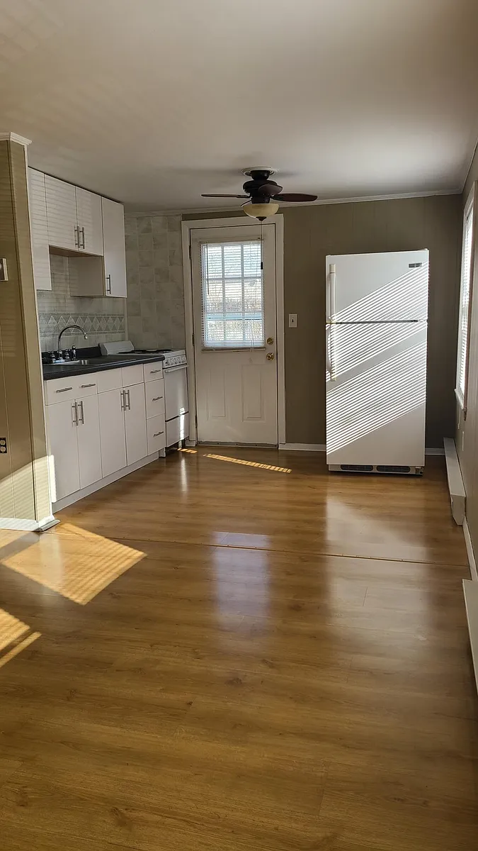 Building Photo - 108 Highland St #1