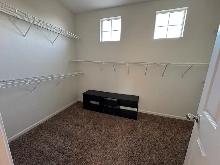 2912 Safford Ave — Photo 21