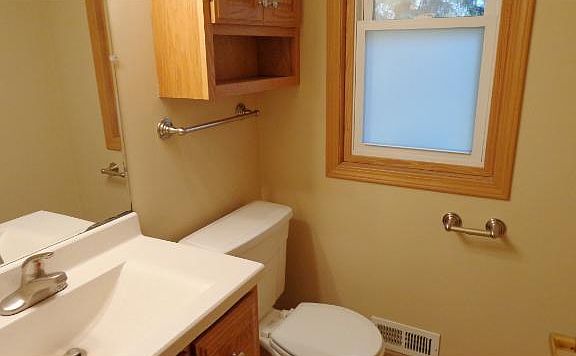 5th image of 3213 36th Ave NE