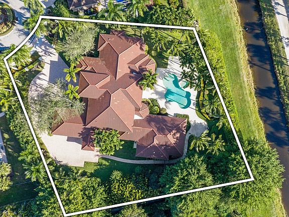 2nd image of 5752 Vintage Oaks Circle
