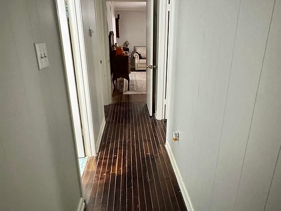 5th image of 7692 Currie Rd