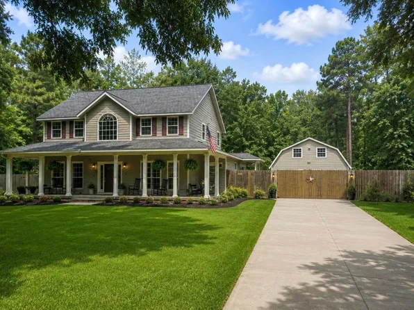 15217 Paradise Point Dr, Willis, TX 77318
