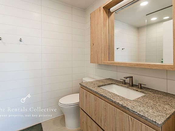 3rd image of 1506 Scott Cres
