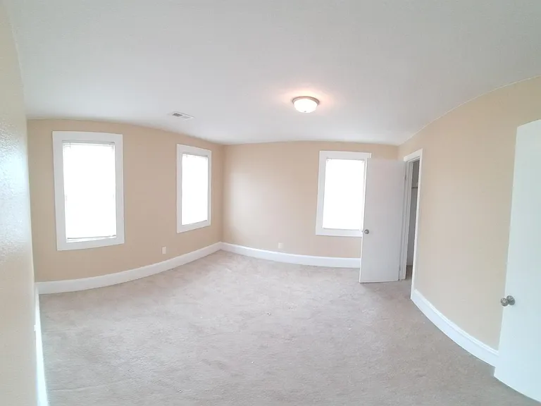 424 Middlesex St — Photo 9
