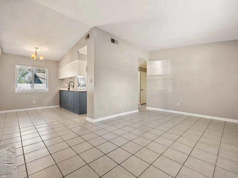 106 Oertli Ln #B — Photo 14