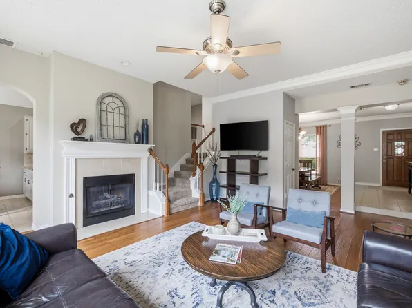 5219 Shadow Glen Dr, Grapevine, TX 76051