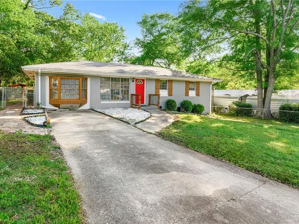 1082 Green Valley Dr NW, Conyers, GA 30012