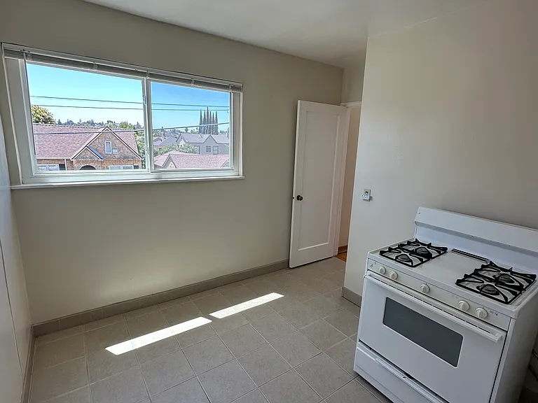 2201 El Dorado — Photo 18
