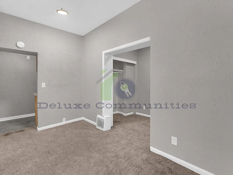 801 Prospect Ave SE — Photo 6