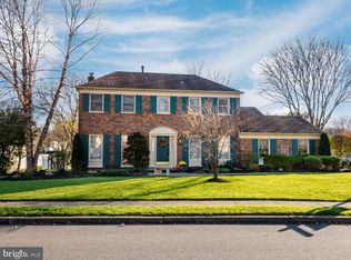 484 Maple Point Dr, Langhorne, PA 19047