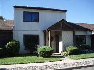 40 Blue Point Rd E, Holtsville, NY 11742