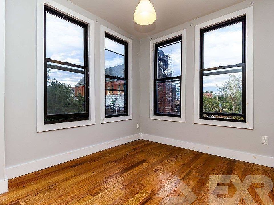 2nd image of 76 Havemeyer St #3P