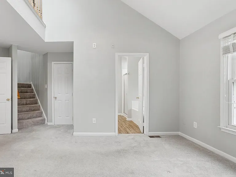 7035 Kings Manor Dr — Photo 34