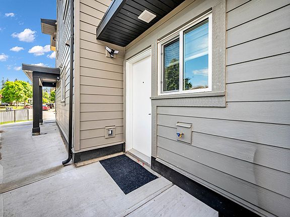 5th image of 13661 59th Ave #102