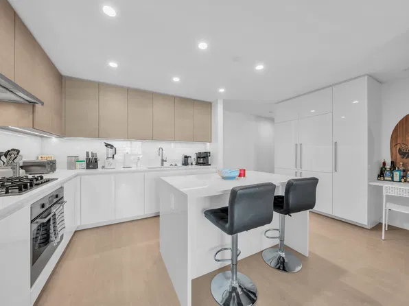 4168 Lougheed Hwy #2506, Burnaby, BC V5C 0N9