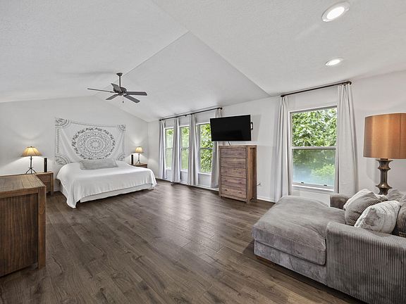 5th image of 341 Ashmoore Cir W