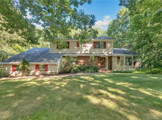 1710 N Peters Ln, Stratford, CT 06614