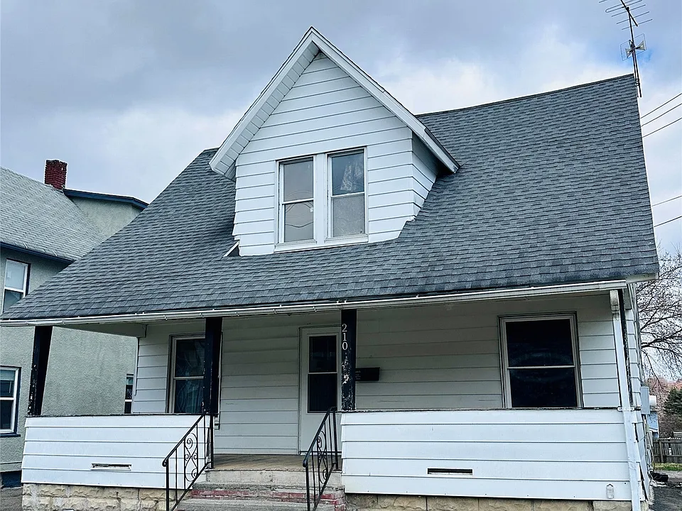 210 Squires Ave