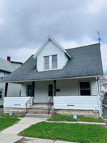 210 Squires Ave Photo 1