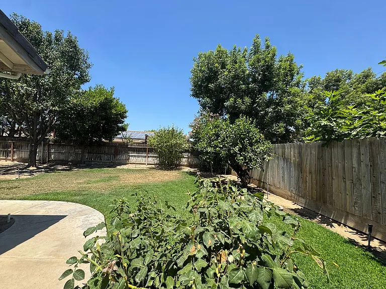 5781 E Kaviland Ave — Photo 41