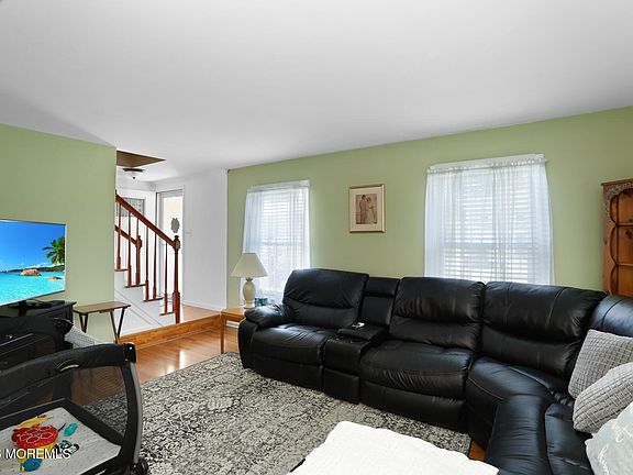 5th image of 87 Concord Circle