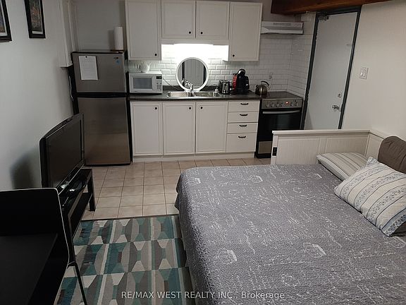 2nd image of 34 Penhurst Ave #B1